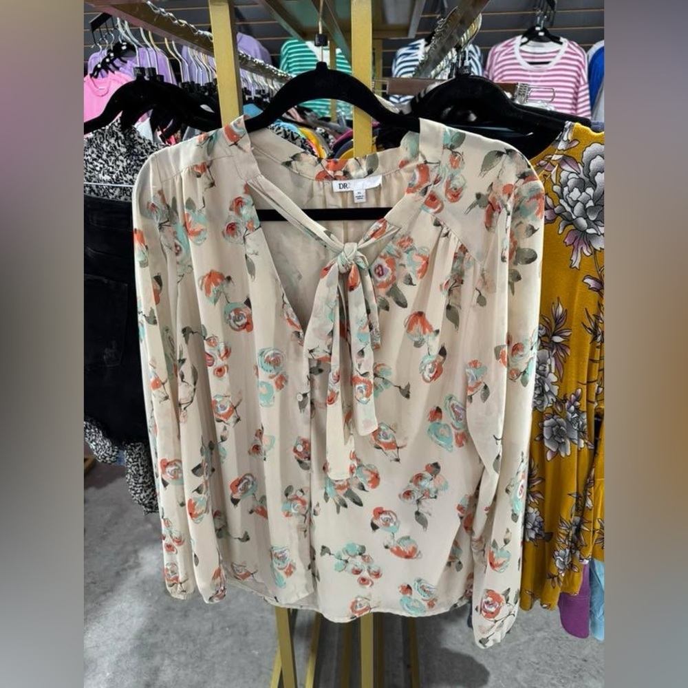 DR2 Cream Floral Tie-Neck Blouse